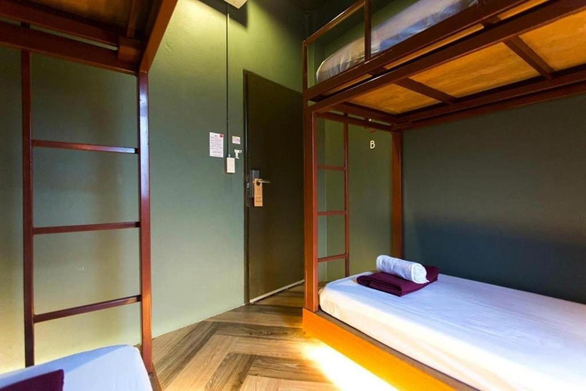 Loftel 22 Hostel Банкок Екстериор снимка