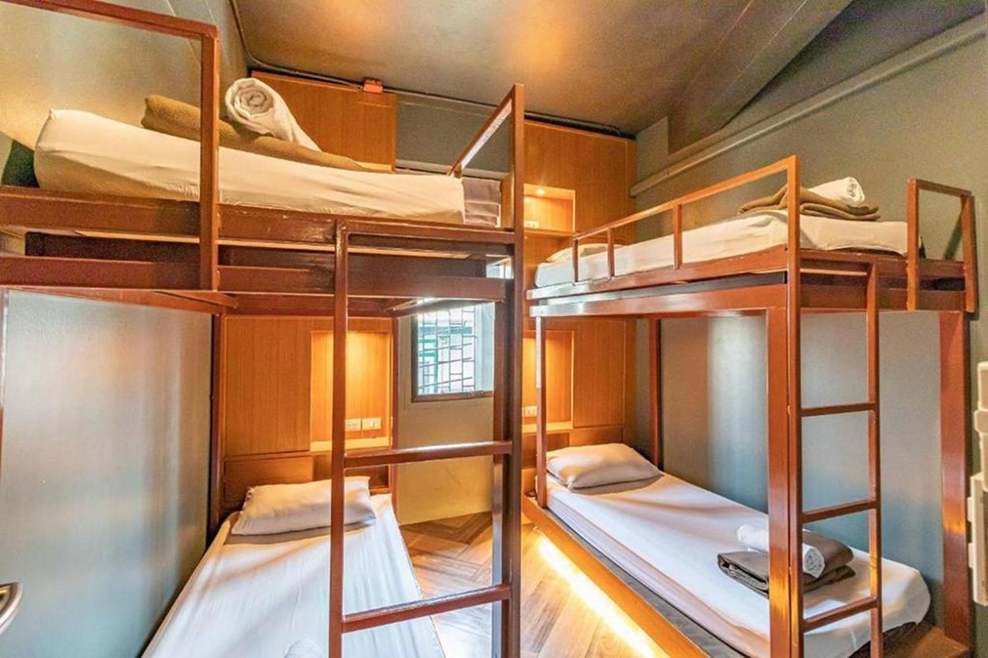 Loftel 22 Hostel Банкок Екстериор снимка
